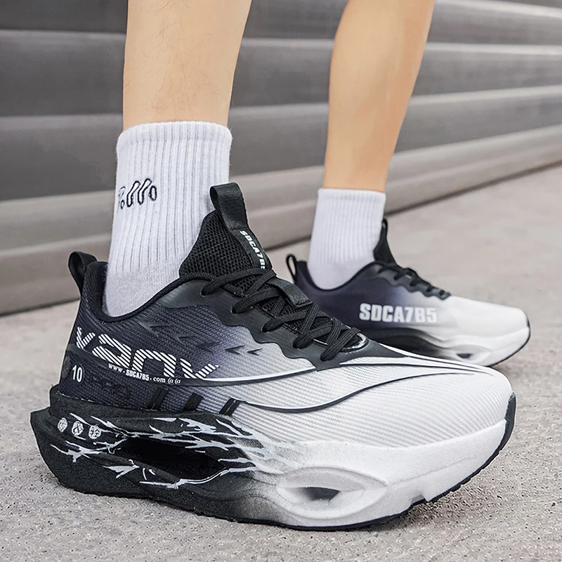 Men's casual sports shoes with carbon plate for running assistance, breathable mesh, comfortable low-top lace-up trail running shoes, zero drop thick sole, slow rebound, non-slip, suitable for gym jogging and camping