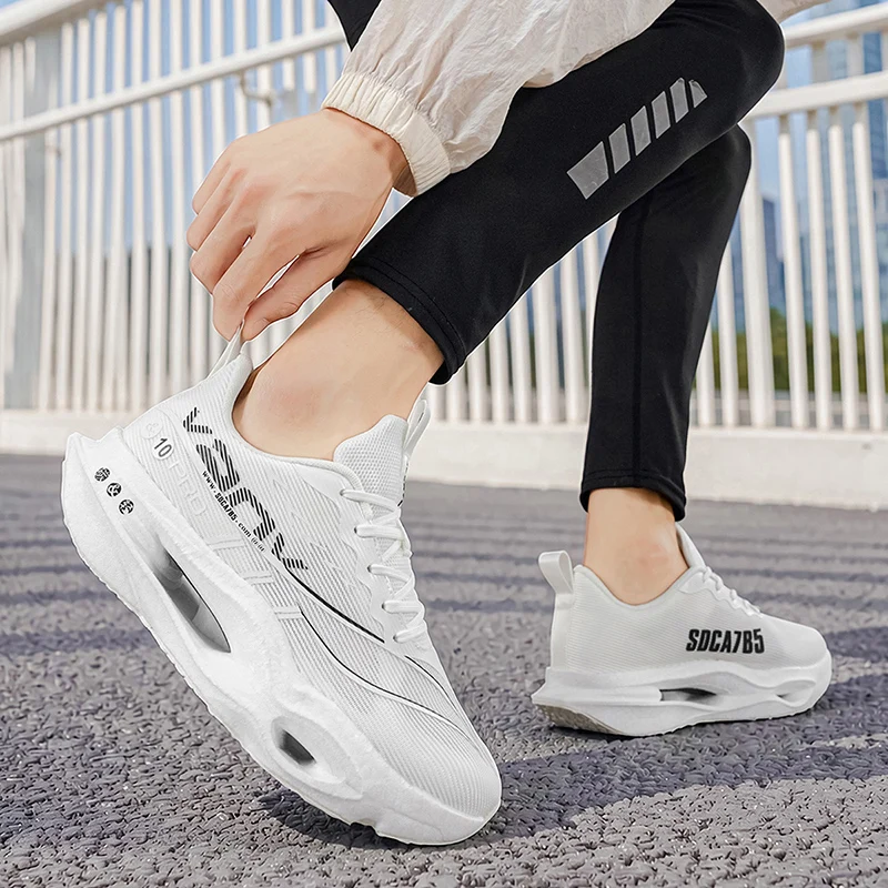 Men's casual sports shoes with carbon plate for running assistance, breathable mesh, comfortable low-top lace-up trail running shoes, zero drop thick sole, slow rebound, non-slip, suitable for gym jogging and camping