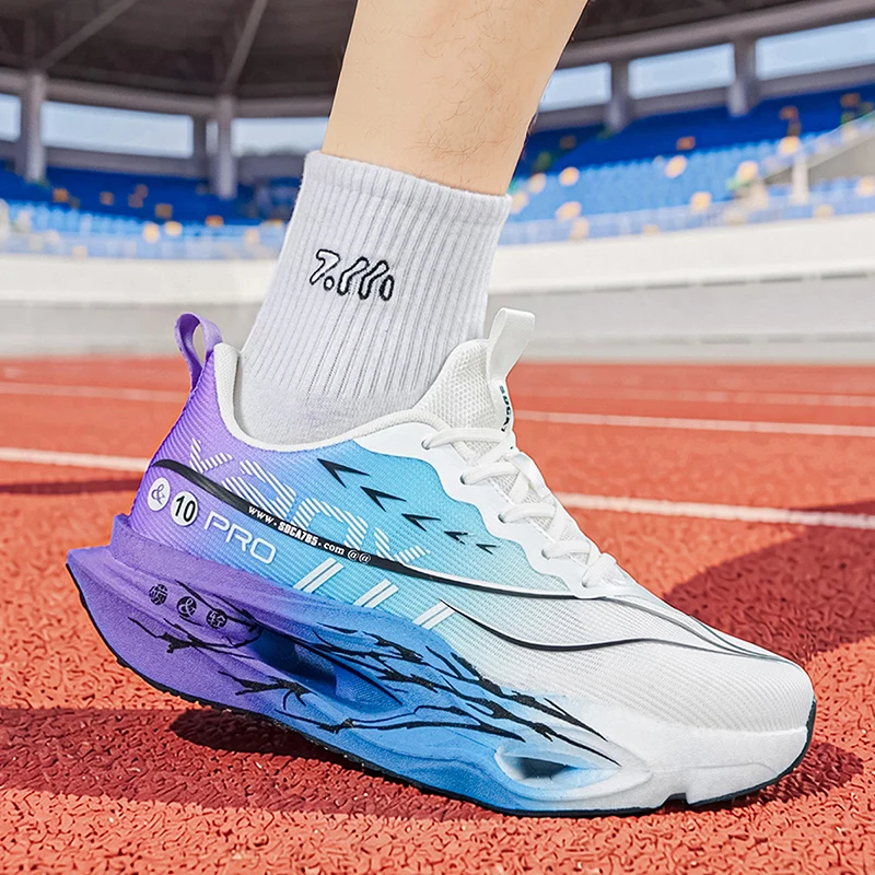 Men's casual sports shoes with carbon plate for running assistance, breathable mesh, comfortable low-top lace-up trail running shoes, zero drop thick sole, slow rebound, non-slip, suitable for gym jogging and camping