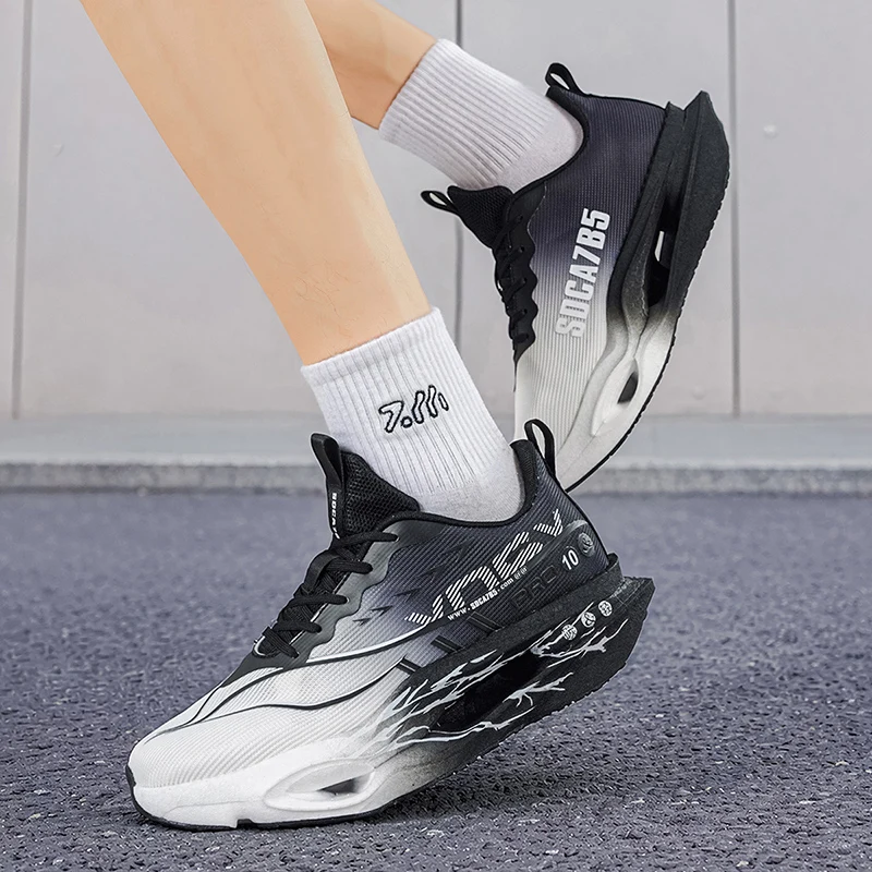 Men's casual sports shoes with carbon plate for running assistance, breathable mesh, comfortable low-top lace-up trail running shoes, zero drop thick sole, slow rebound, non-slip, suitable for gym jogging and camping