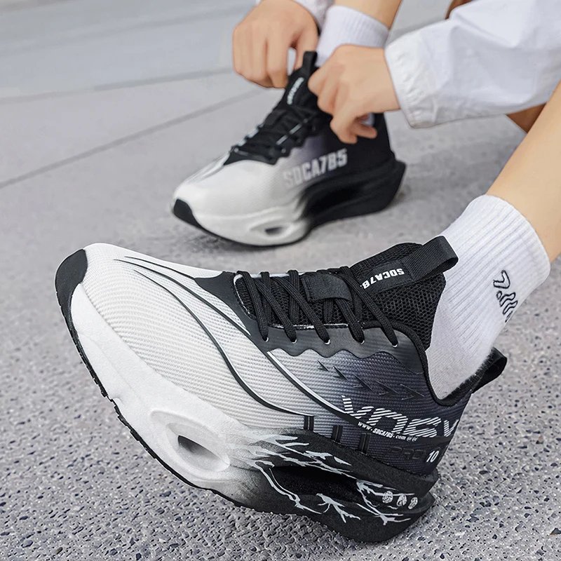 Men's casual sports shoes with carbon plate for running assistance, breathable mesh, comfortable low-top lace-up trail running shoes, zero drop thick sole, slow rebound, non-slip, suitable for gym jogging and camping