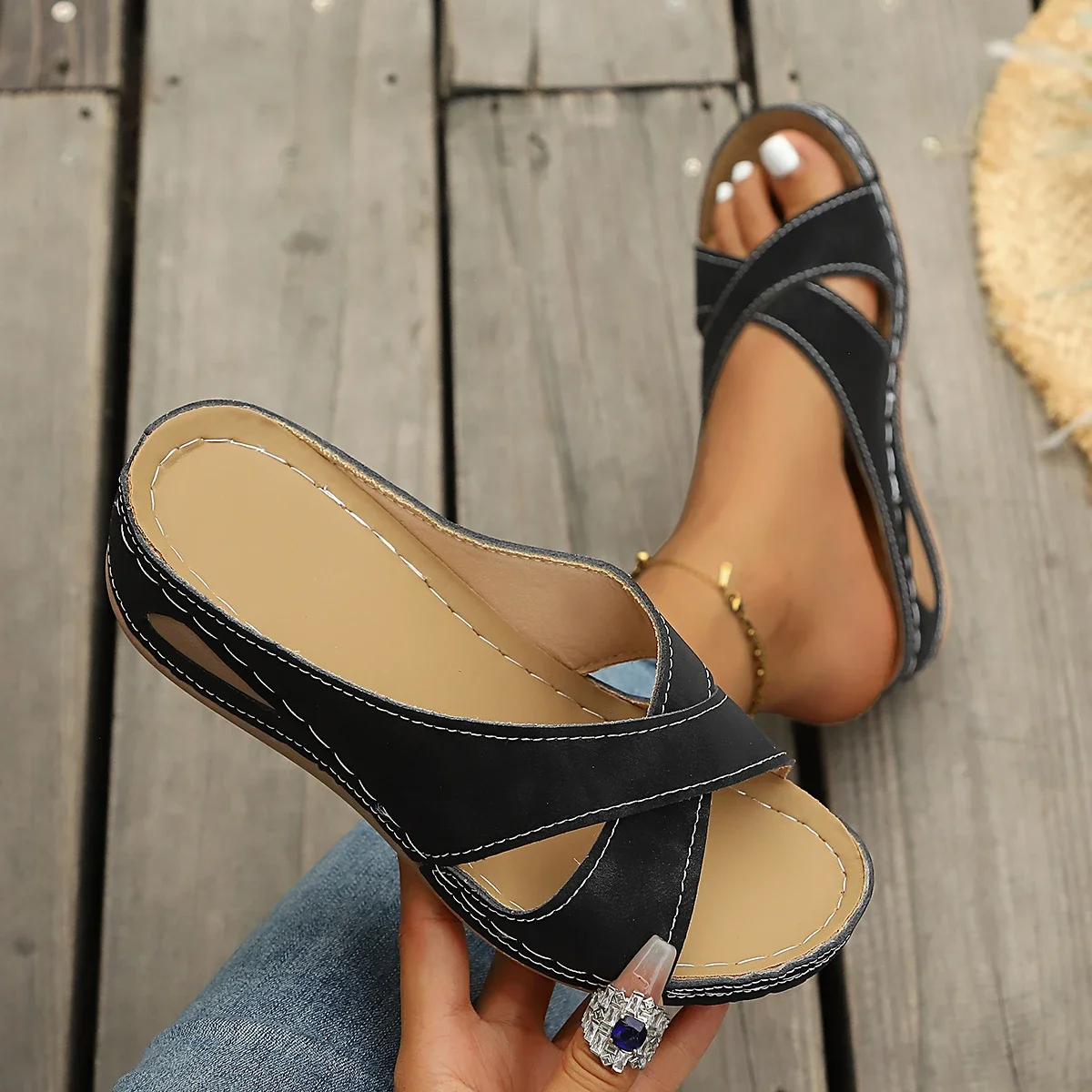 Women Wedge Slippers Vintage Anti-Slip Leather Slippers Premium Orthopedic Sandals Casual Platform Retro Shoes Flat Slides Women