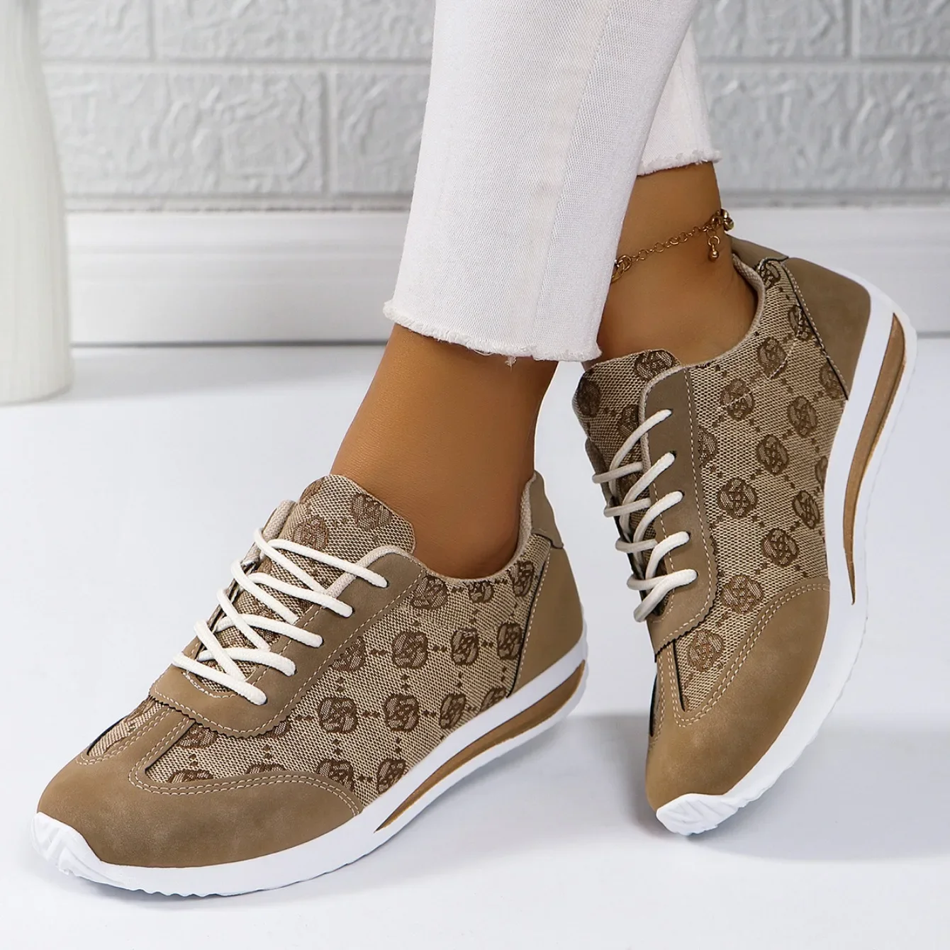 Spring and Summer Women Designer Mouth Breathable Cross Strap Sneakers Flat Comfortable Casual Walking Sneakers Zapatos De Mujer