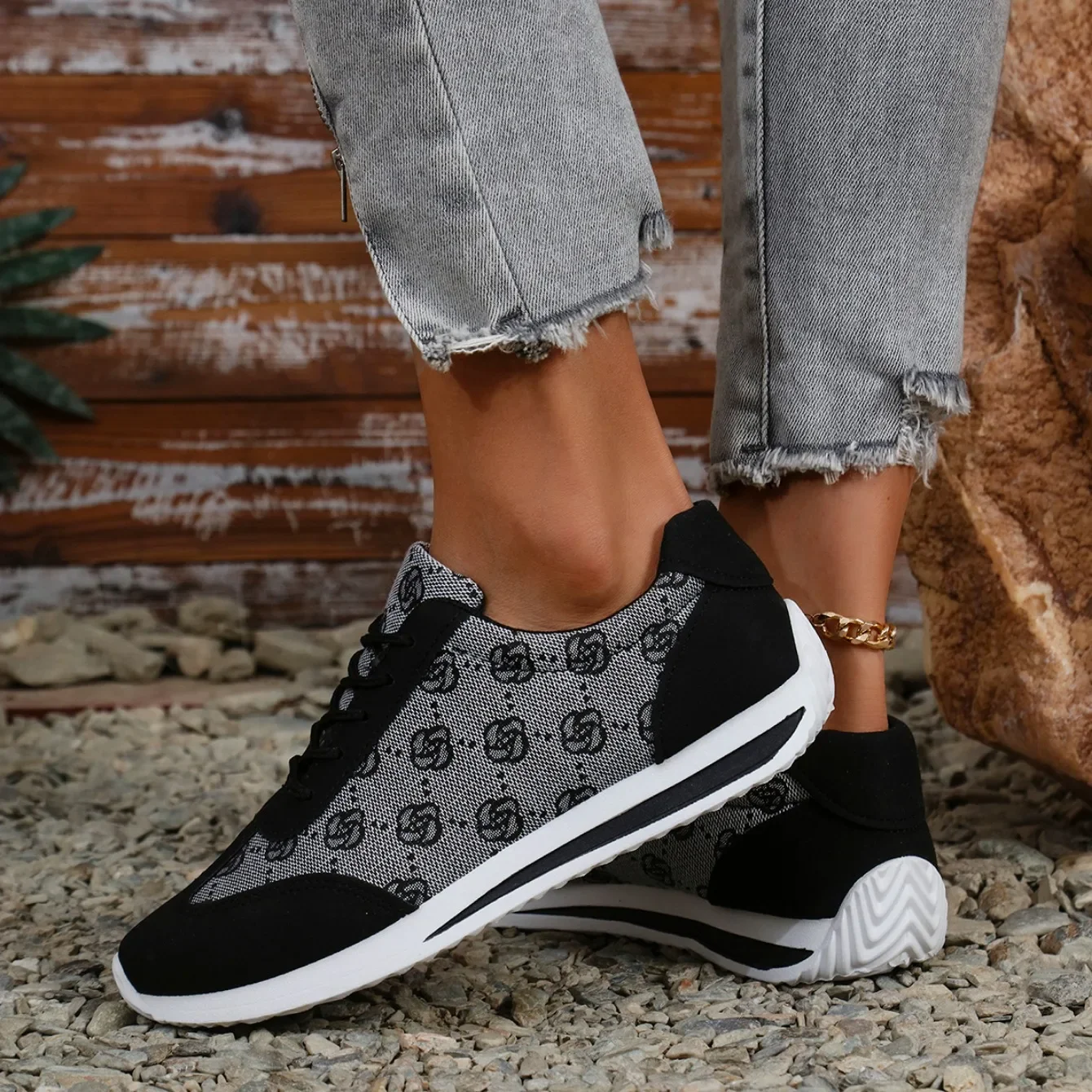 Spring and Summer Women Designer Mouth Breathable Cross Strap Sneakers Flat Comfortable Casual Walking Sneakers Zapatos De Mujer