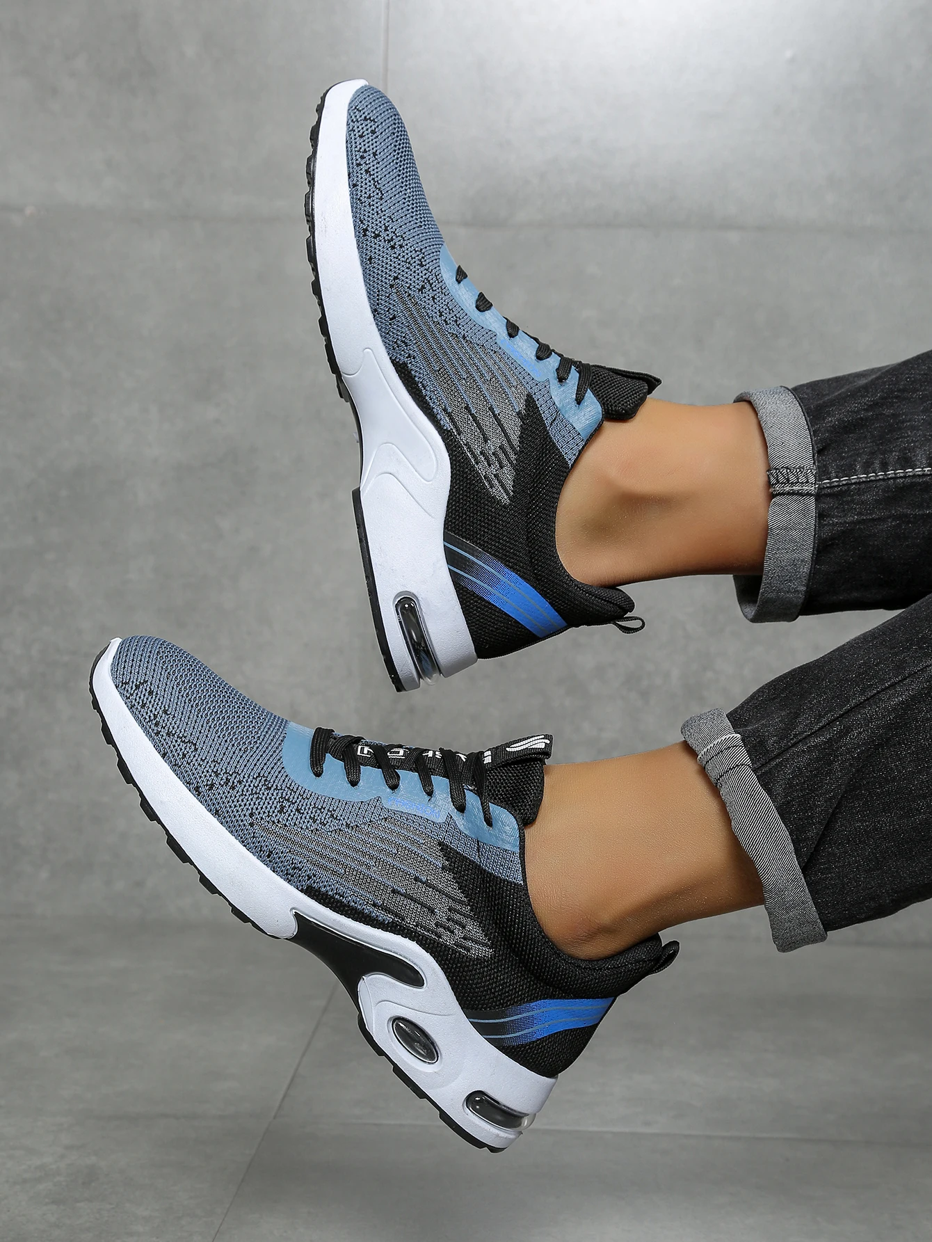 Men's Breathable Lace-Up Running Shoes, Knitted Mesh Casual Shoes, Comfortable Cushioned Sole Footwear for Daily Wear
