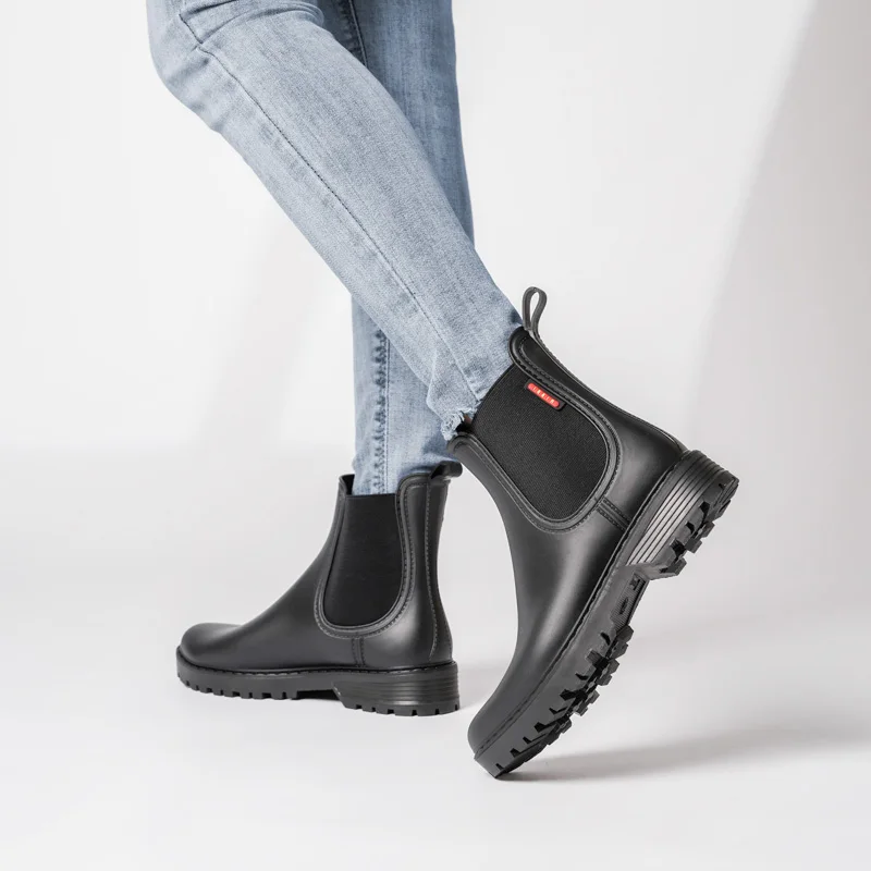 Women's Short Tube anti Slip Rain Shoes, lightweight Waterproof Water Shoes, Fashionable Chelsea Rain Boots, PVC One-Time Moldin