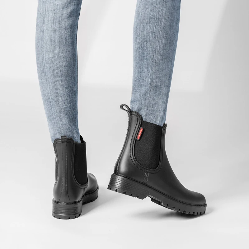 Women's Short Tube anti Slip Rain Shoes, lightweight Waterproof Water Shoes, Fashionable Chelsea Rain Boots, PVC One-Time Moldin