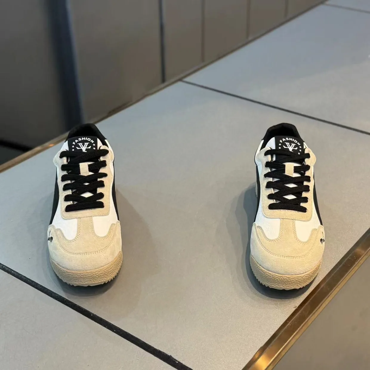 Large Size Men's Retro Sport Shoes Low-Top Flat Bottom Comfortable German Trainer for Summer And Autumn Stylish Footwear