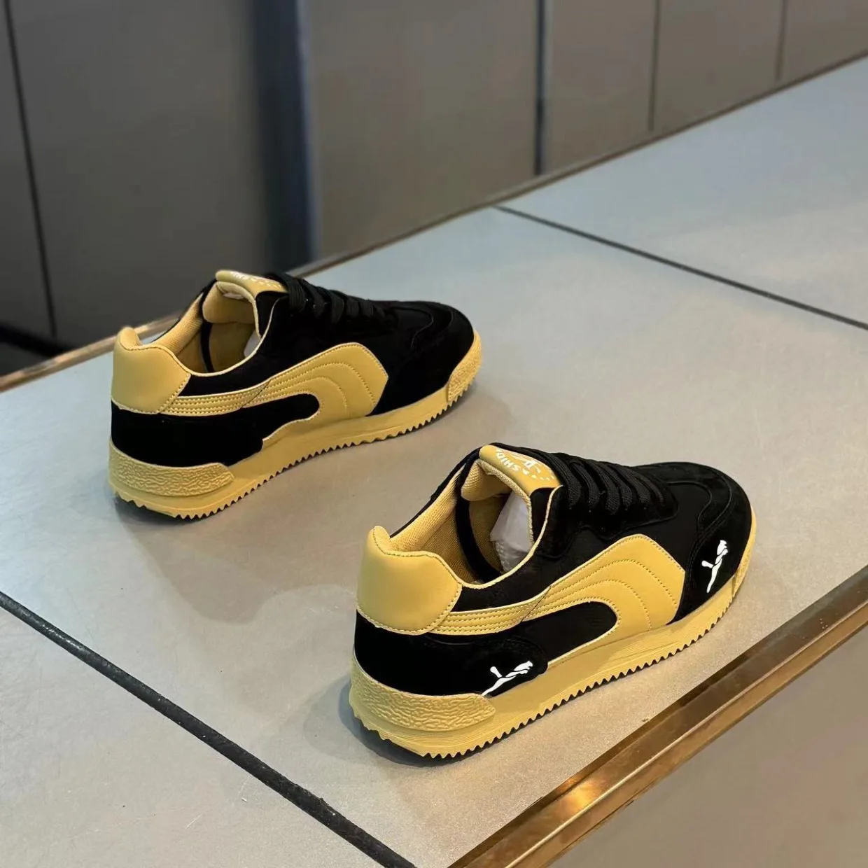 Large Size Men's Retro Sport Shoes Low-Top Flat Bottom Comfortable German Trainer for Summer And Autumn Stylish Footwear