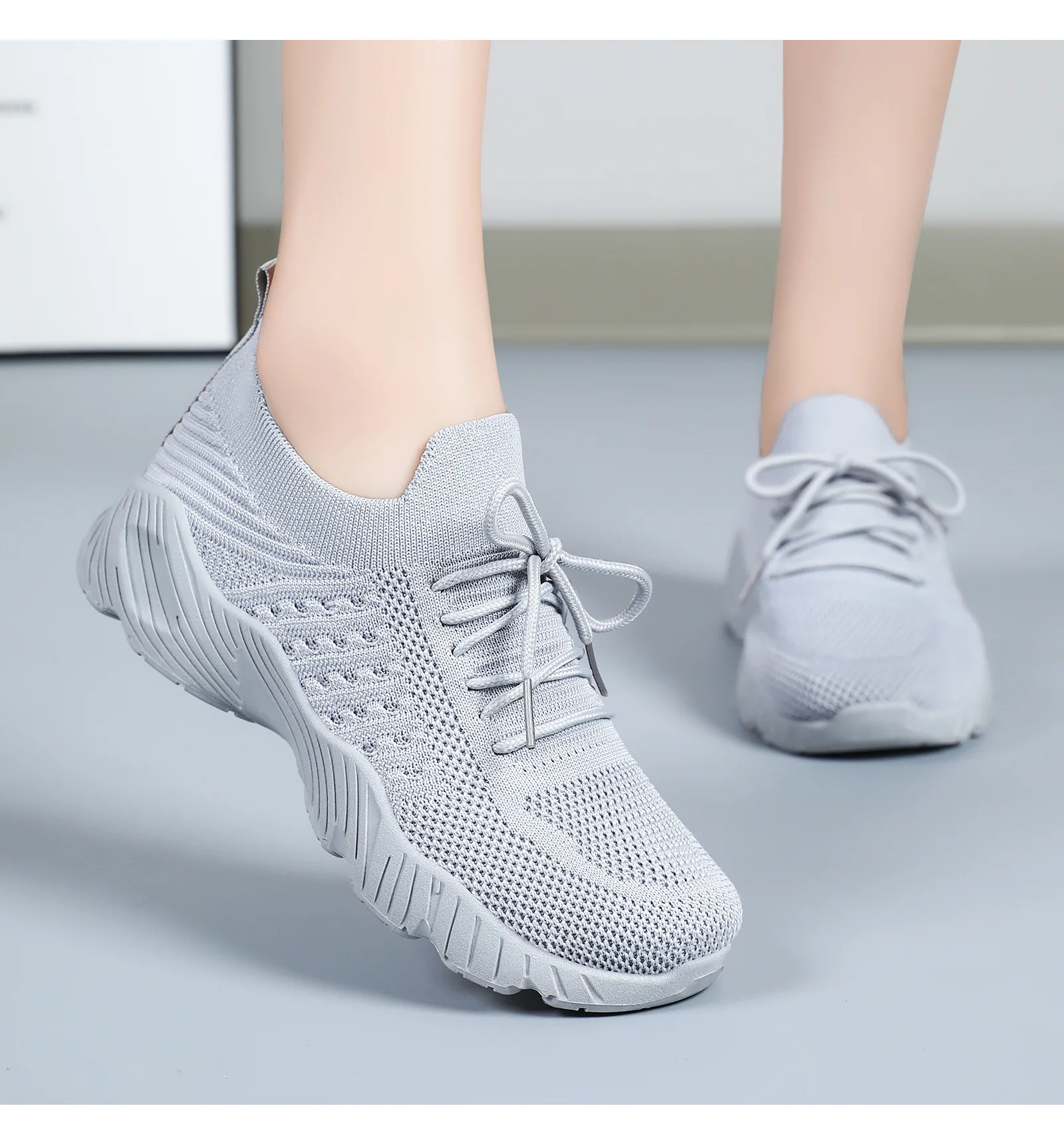 Women Breathable Flying Weave Sneakers Lightweight Soft Sole Elderly Mom Walking Shoes Summer Mesh Non Slip Casual Sports Shoes