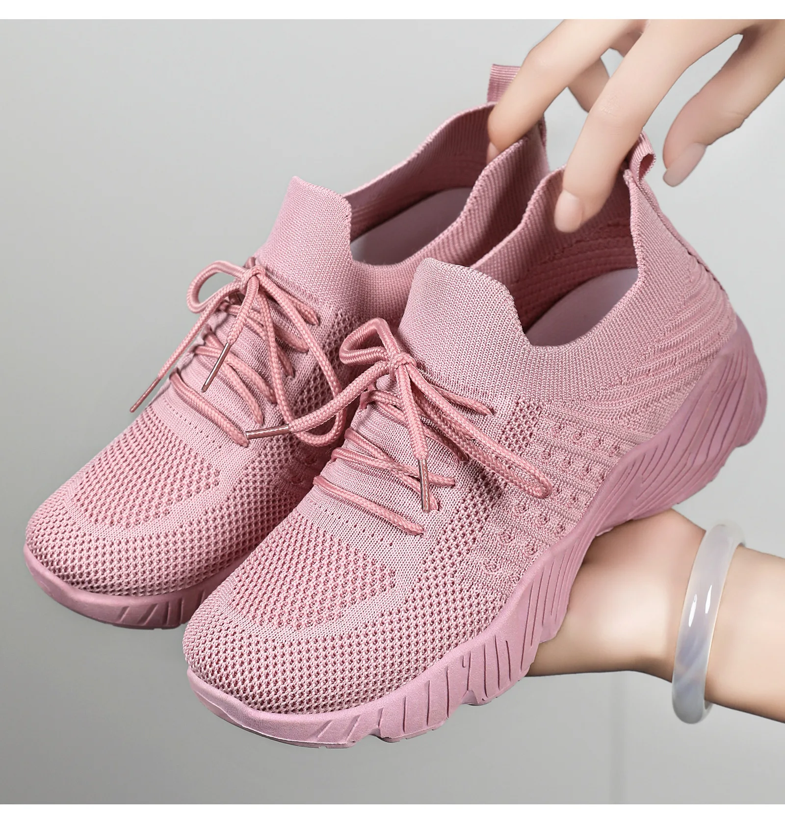 Women Breathable Flying Weave Sneakers Lightweight Soft Sole Elderly Mom Walking Shoes Summer Mesh Non Slip Casual Sports Shoes