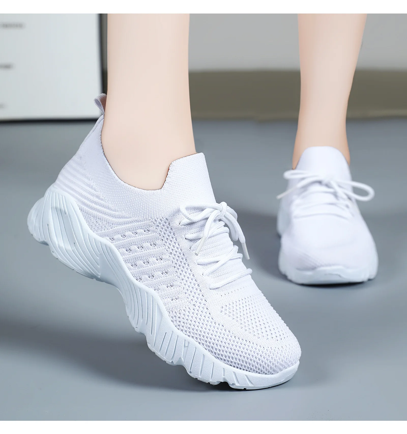 Women Breathable Flying Weave Sneakers Lightweight Soft Sole Elderly Mom Walking Shoes Summer Mesh Non Slip Casual Sports Shoes