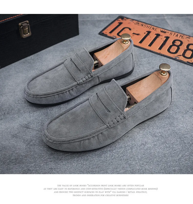 Men's Loafers Lightweight and Breathable Casual Shoes Mens Flat Driving Shoes Soft Sole Slip-on Business Shoes Moccasins