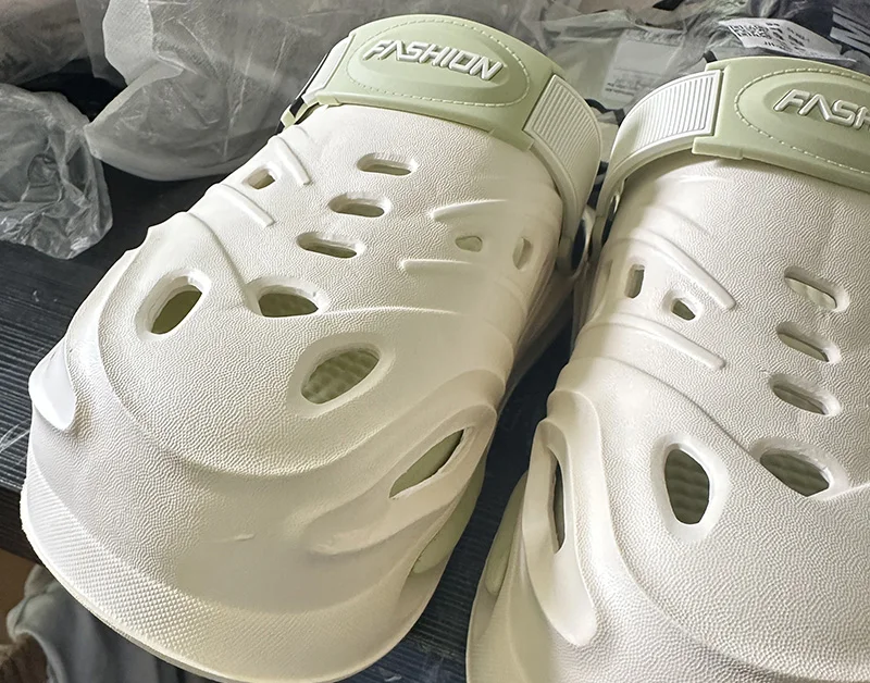 Men's Clogs Shoes Lightweight EVA Slippers Summer New Style, Non Slip Thick Sole Foot Arch Support, Outdoor Driving Cool Shoes