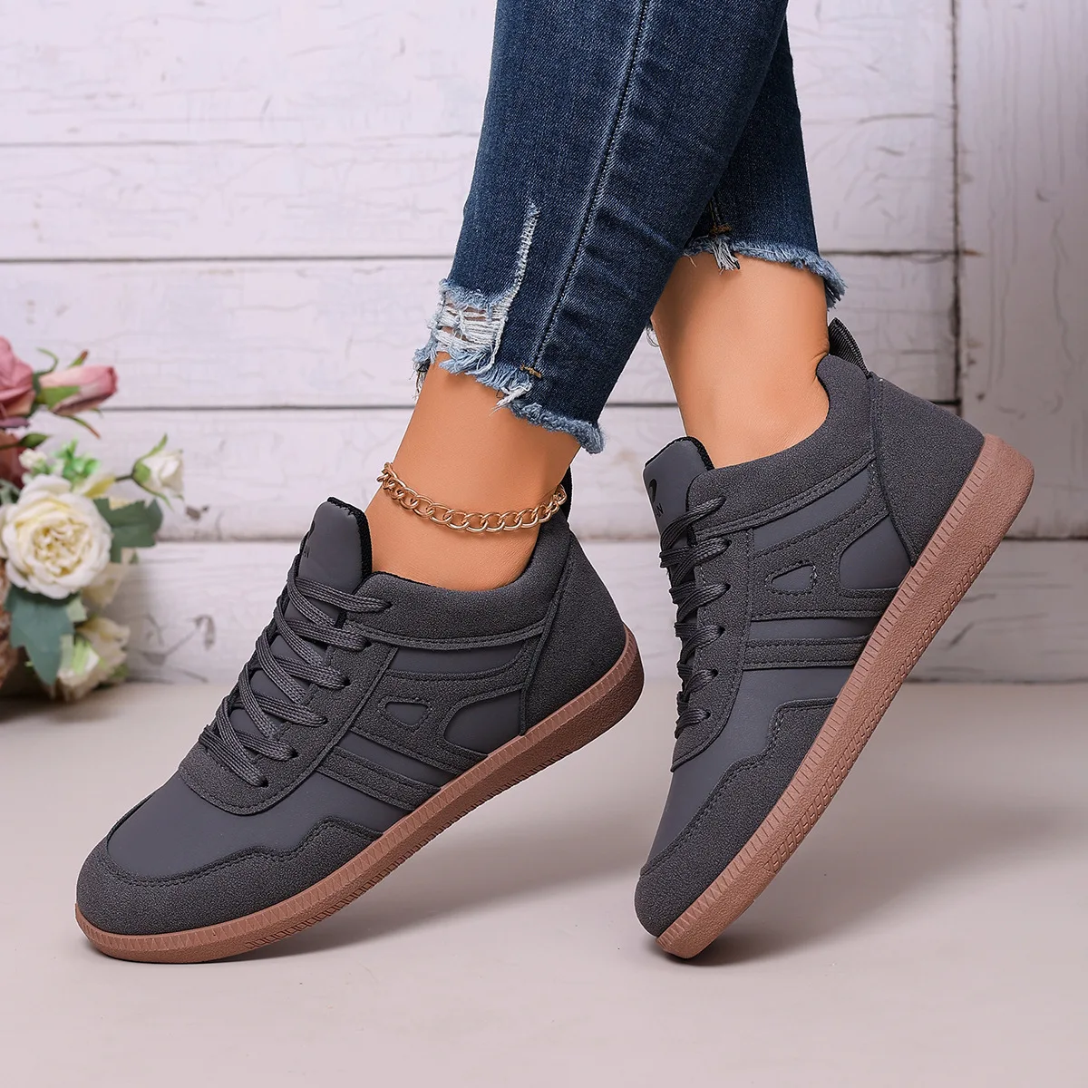New 2026 Ladies Black Soft-soled Comfortable Sneakers Women's Leisure Joker Walking Shoes Tenis Feminino Zapatillas Mujer