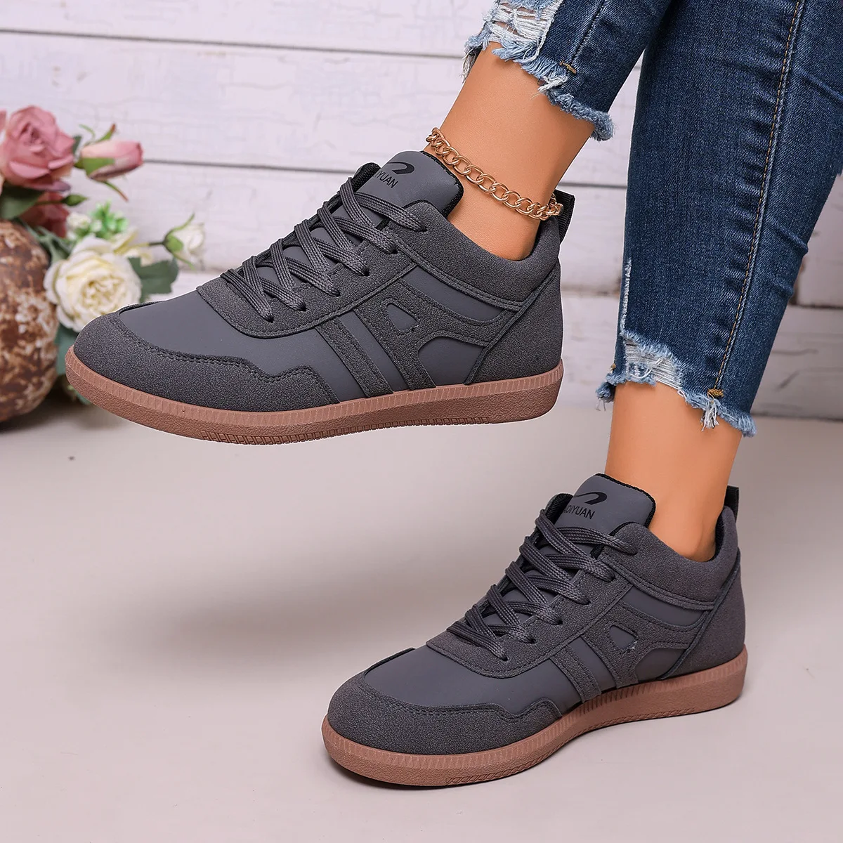 New 2026 Ladies Black Soft-soled Comfortable Sneakers Women's Leisure Joker Walking Shoes Tenis Feminino Zapatillas Mujer