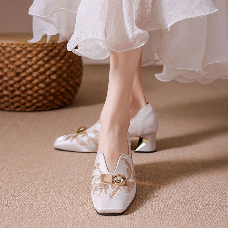 Retro Metal Buckle Square Toe New Chinese Embroidered Flower Block Heel Single Shoes Women's National Style Soft Sole Shoes