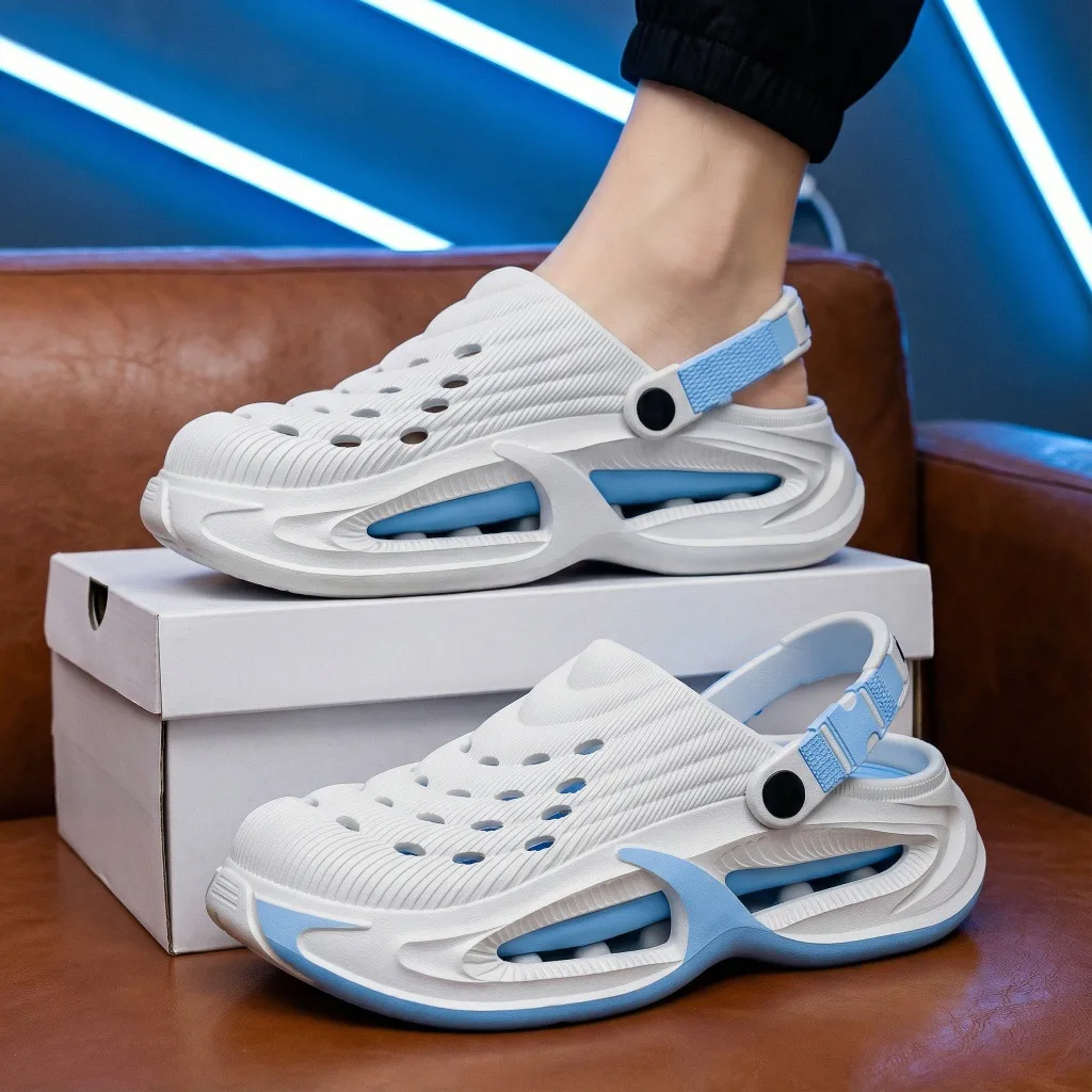 New hole shoes for men in summer, thick soled, non slip, breathable driving sandals, durable and fashionable beach shoes
