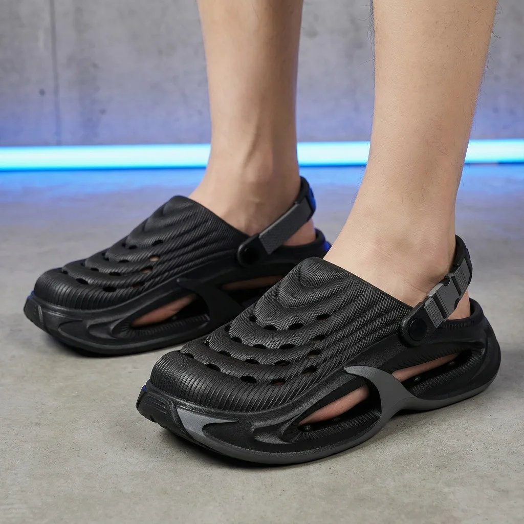 New hole shoes for men in summer, thick soled, non slip, breathable driving sandals, durable and fashionable beach shoes