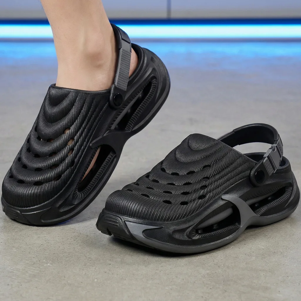 New hole shoes for men in summer, thick soled, non slip, breathable driving sandals, durable and fashionable beach shoes