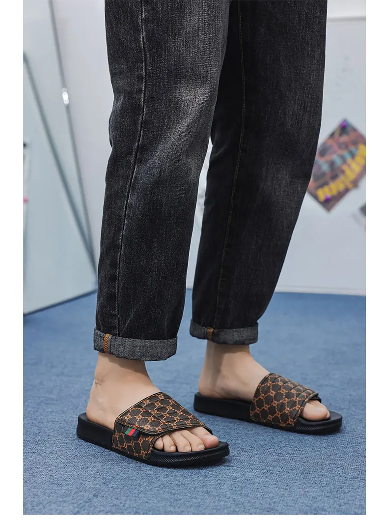 Design Fashion Slippers Comfortable Lightweight Breathable Suitable for Home Leisure Travel Personalized and Practical Outdoor