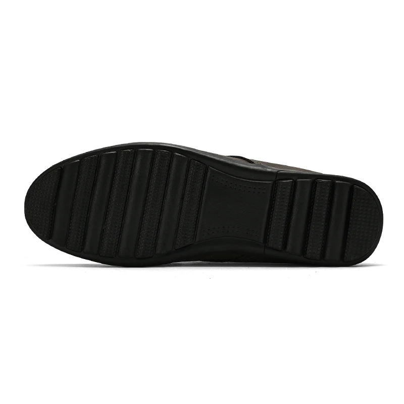 Men's leather shoes soft soles four seasons plus size casual leather shoes fashion trendy youth party Versatile driving shoes