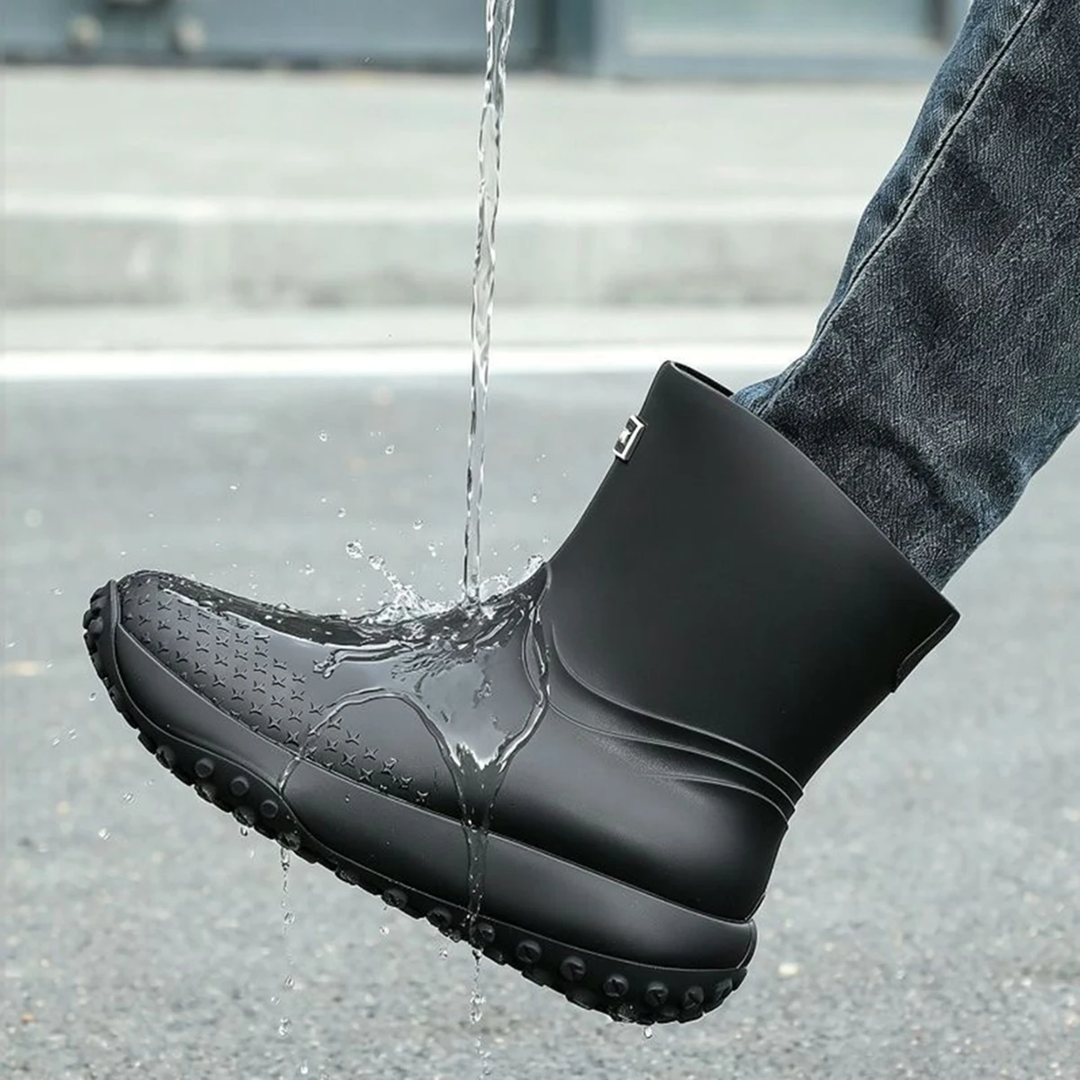 Men's Fashionable Anti-Slip Rain Shoes
