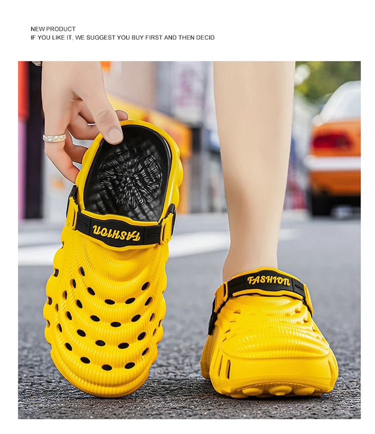 2026 NEW Men Clogs Sandals Summer Outdoor Garden Clogs Hole Shoes Male Casual Shoes Water Shoes Comfort Home Soft Slippers