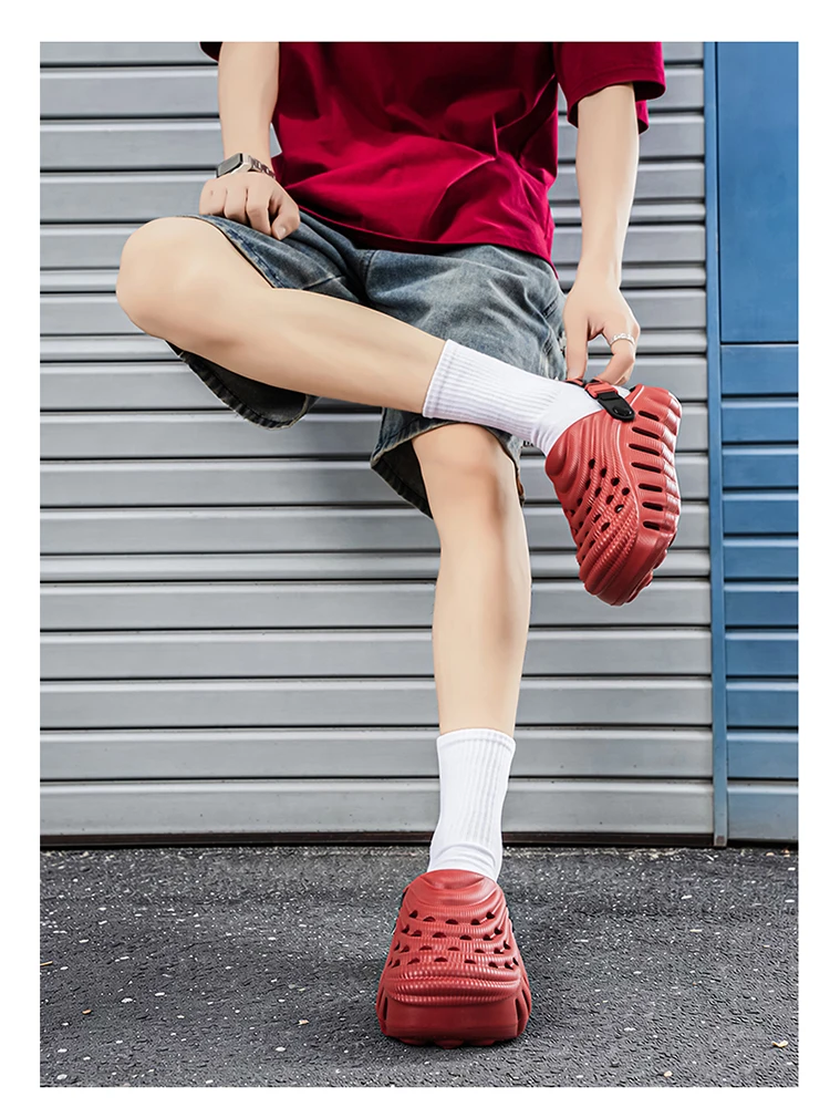 2026 NEW Men Clogs Sandals Summer Outdoor Garden Clogs Hole Shoes Male Casual Shoes Water Shoes Comfort Home Soft Slippers