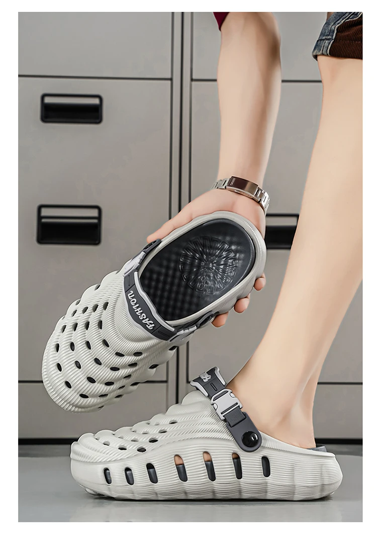 2026 NEW Men Clogs Sandals Summer Outdoor Garden Clogs Hole Shoes Male Casual Shoes Water Shoes Comfort Home Soft Slippers