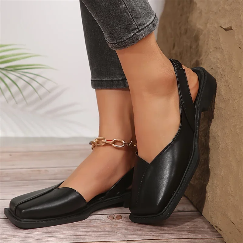 Leather Toe Cap Sandals for Women 2024 New Flat Bottomed Square Toe Single Shoes, Retro Exterior Wear, Anti Slip Beach Slippers