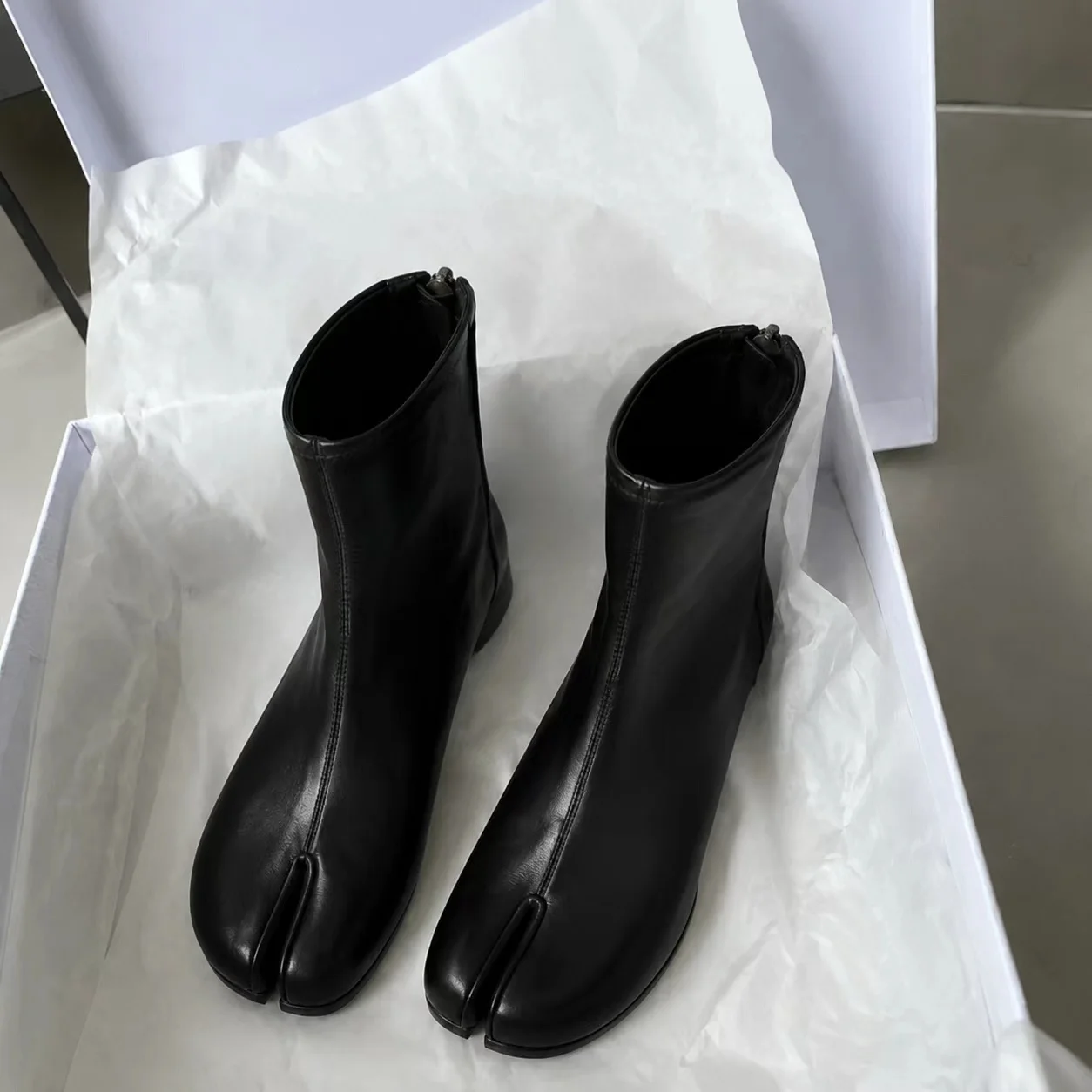 Women Split Toe ShoesPU Leather Tabi Boots Fashion Round Chunky High Heel Ankle Boots For Ladies Autumn Winter