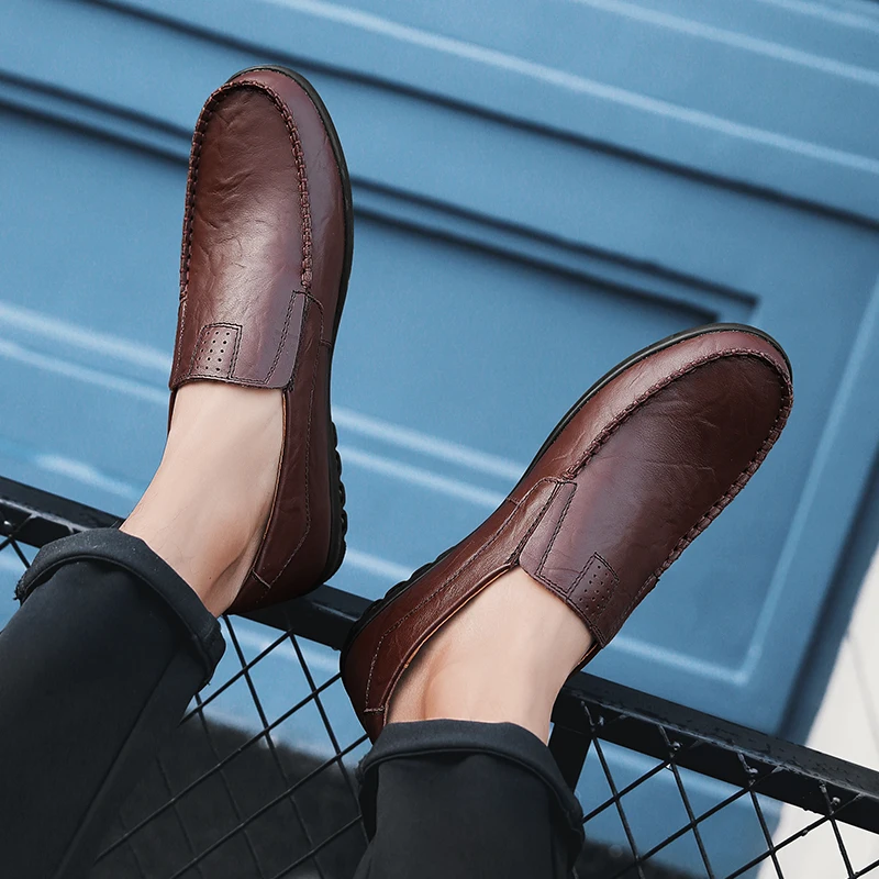 CLOHOO Men's Handmade Casual Loafers Anti-Slip Comfortable Slip-On Driving Comfortable Leather Shoes