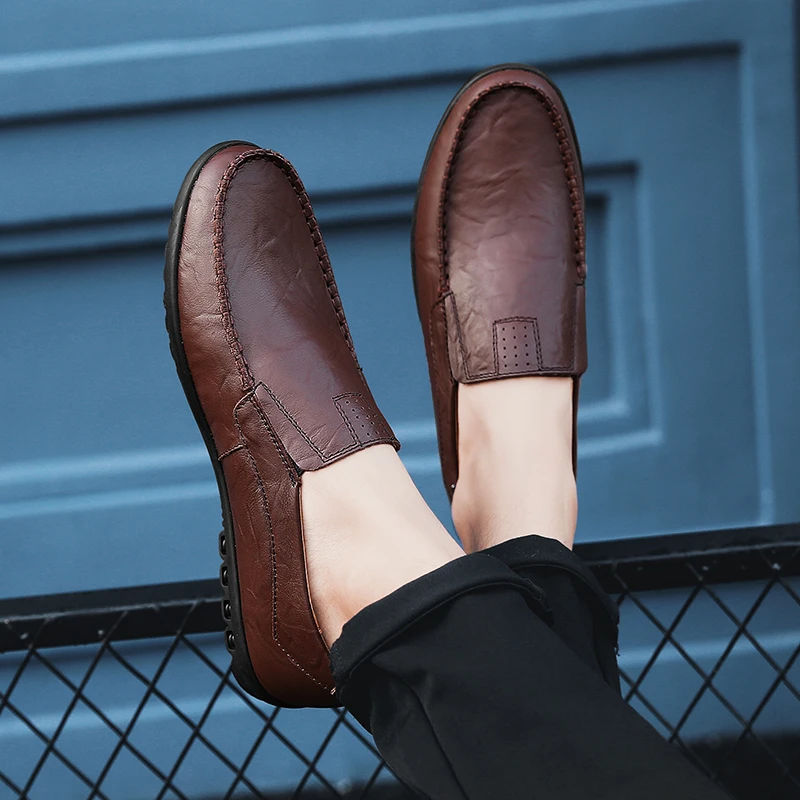 CLOHOO Men's Handmade Casual Loafers Anti-Slip Comfortable Slip-On Driving Comfortable Leather Shoes