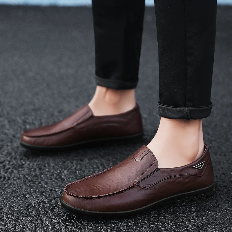 CLOHOO Men's Handmade Casual Loafers Anti-Slip Comfortable Slip-On Driving Comfortable Leather Shoes