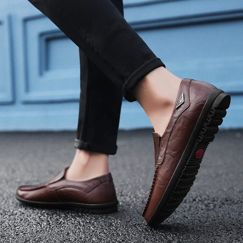 CLOHOO Men's Handmade Casual Loafers Anti-Slip Comfortable Slip-On Driving Comfortable Leather Shoes