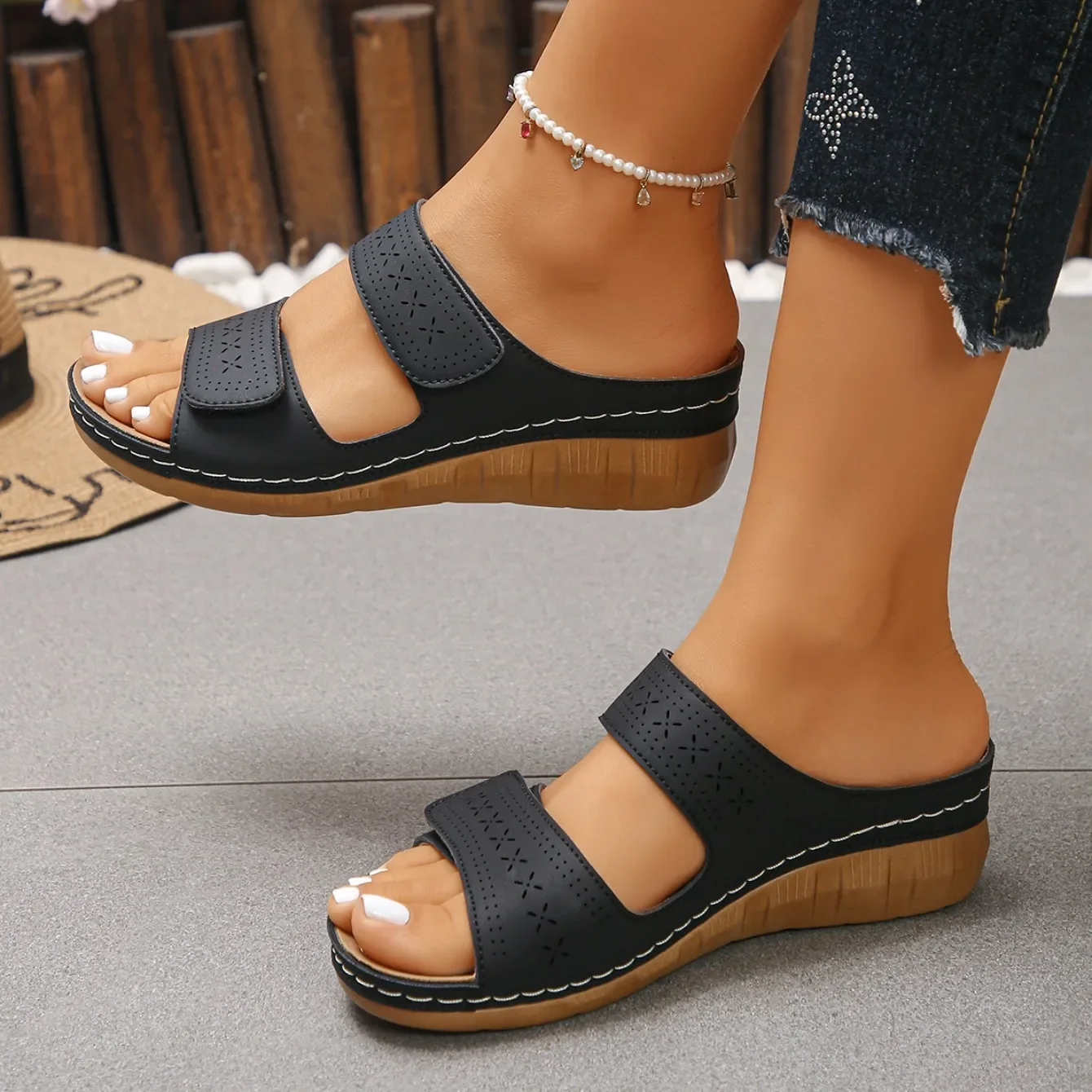 Women Sandals Casual Wedge Slippers Comfortable Thick-soled Open-toe Slippers Platforms Women Shoes Fashion Lightweight Sandals