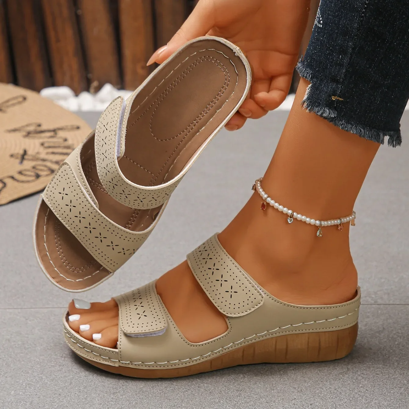 Women Sandals Casual Wedge Slippers Comfortable Thick-soled Open-toe Slippers Platforms Women Shoes Fashion Lightweight Sandals