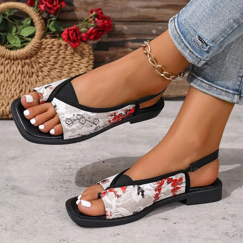 New Summer Women's Genuine Leather Open-Toe Sandals Fashionable Flat Square-Toe Sandals 2026 Retro Outdoor Beach Casual Sandals