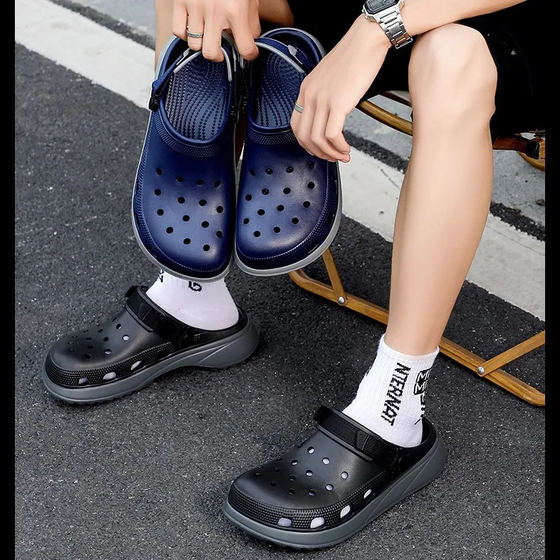 New men's large size Internet celebrity fashion trend double color hole shoes summer sports beach cool slippers