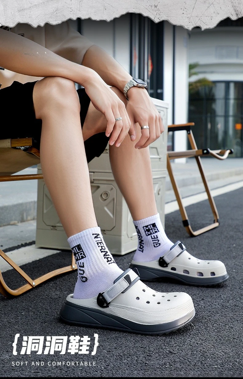 New men's large size Internet celebrity fashion trend double color hole shoes summer sports beach cool slippers