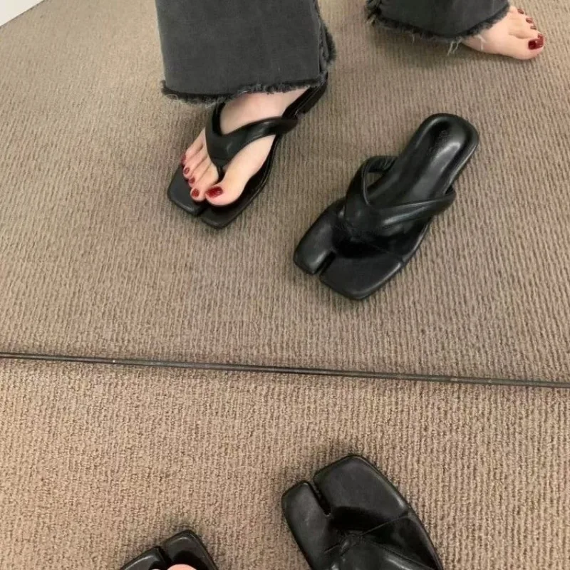 Plus-Size Summer Hot-Selling Toe-Separating Slippers for Women, Thong Flip-Flops, Cool Sandals