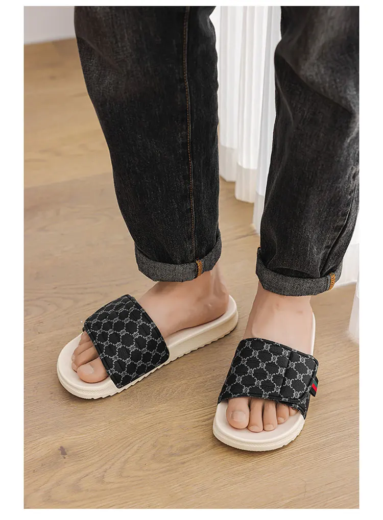 Summer Beach Slippers Men's Fashion Comfortable Breathable Sandals Indoor and Outdoor Sandals Plus Size 46 47