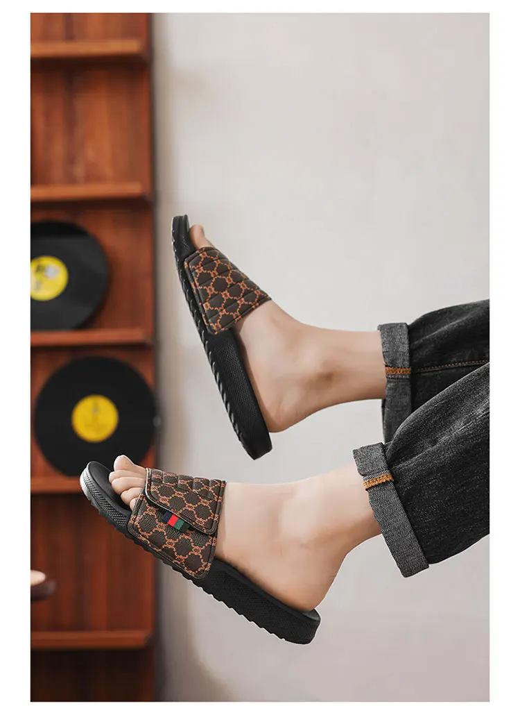 Summer Beach Slippers Men's Fashion Comfortable Breathable Sandals Indoor and Outdoor Sandals Plus Size 46 47