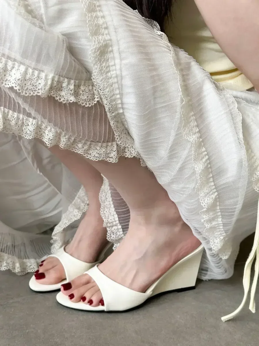 2026 Wedges Heel Women Slippers Comfort Open Toe Slip On Pumps Ladies Outdoor Patent Leather Daily Wear Party Dress Slides