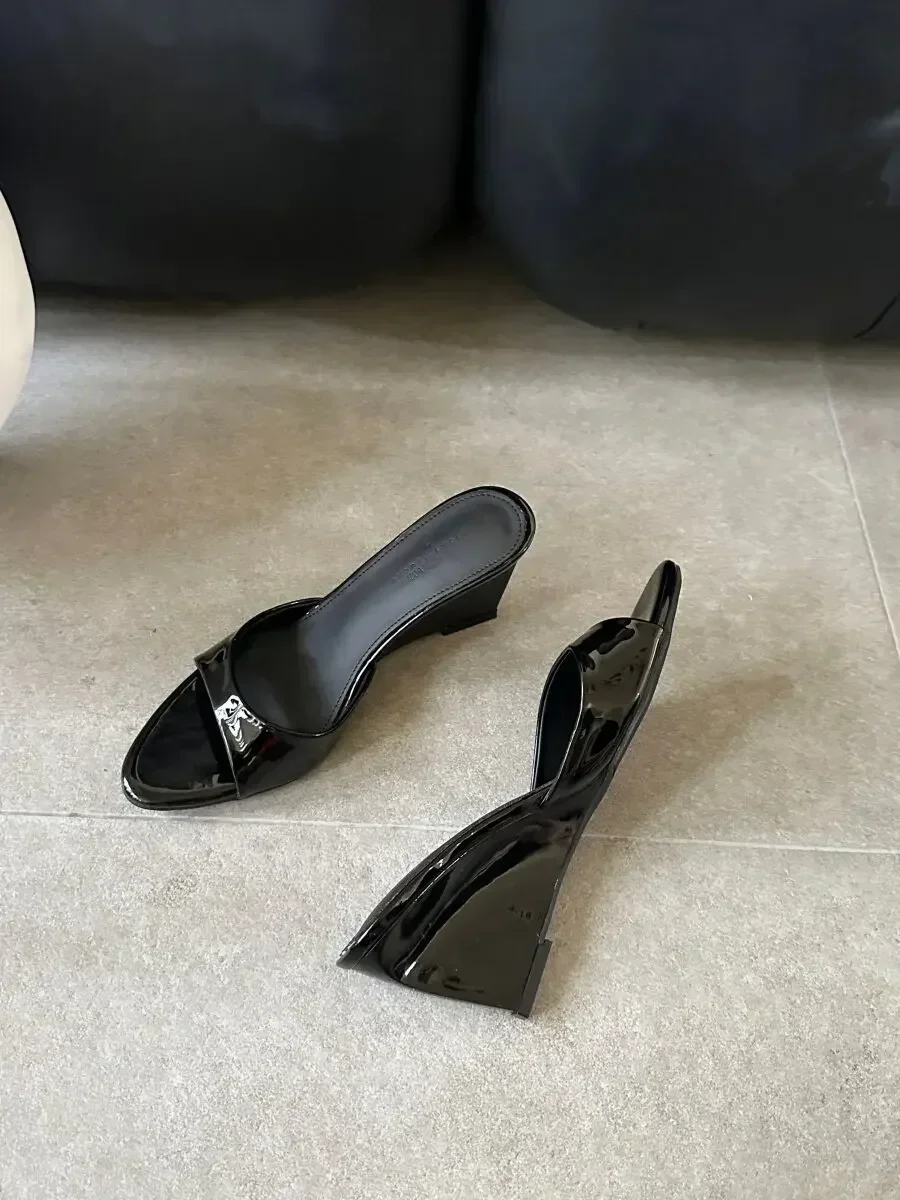2026 Wedges Heel Women Slippers Comfort Open Toe Slip On Pumps Ladies Outdoor Patent Leather Daily Wear Party Dress Slides