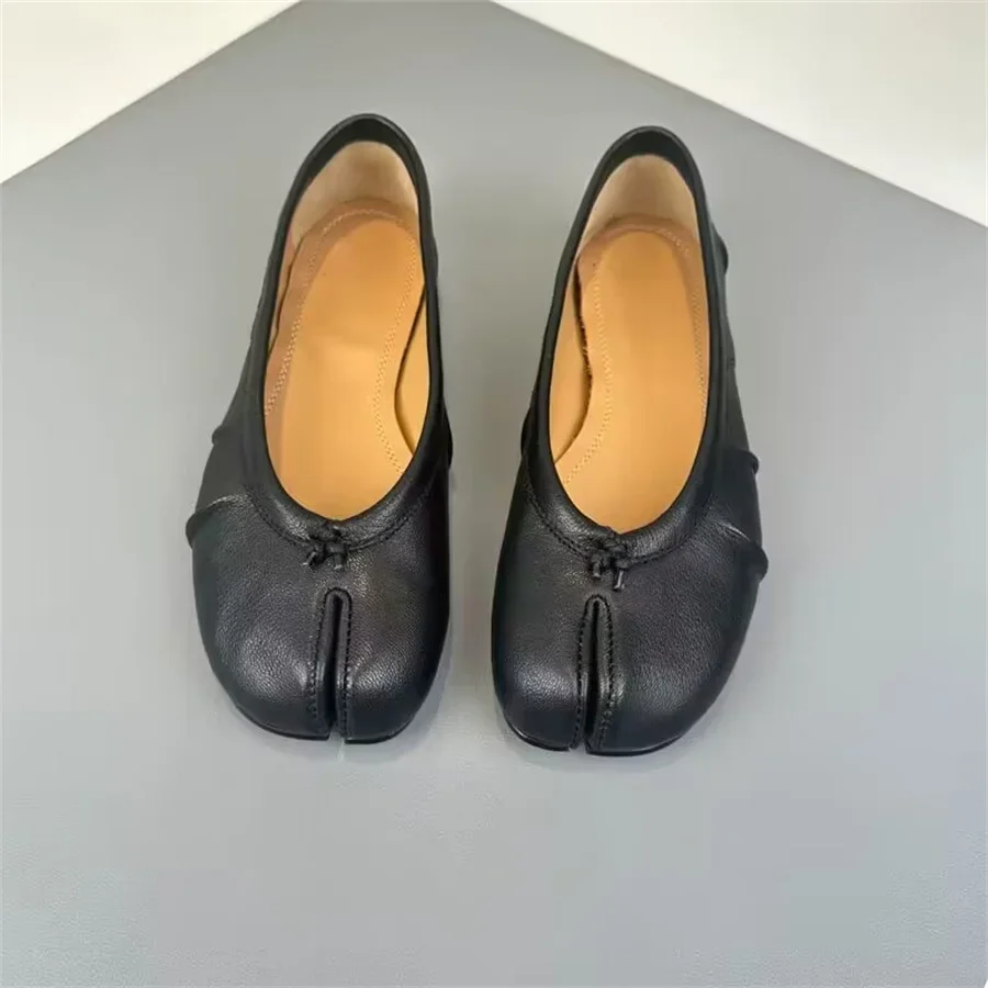Size 35-43 Split Toe Women Ballet Flats Tabi Shoes Casual Slip-on Loafers Ladies Pleated Leather Espadrilles Zapatillas Mujer