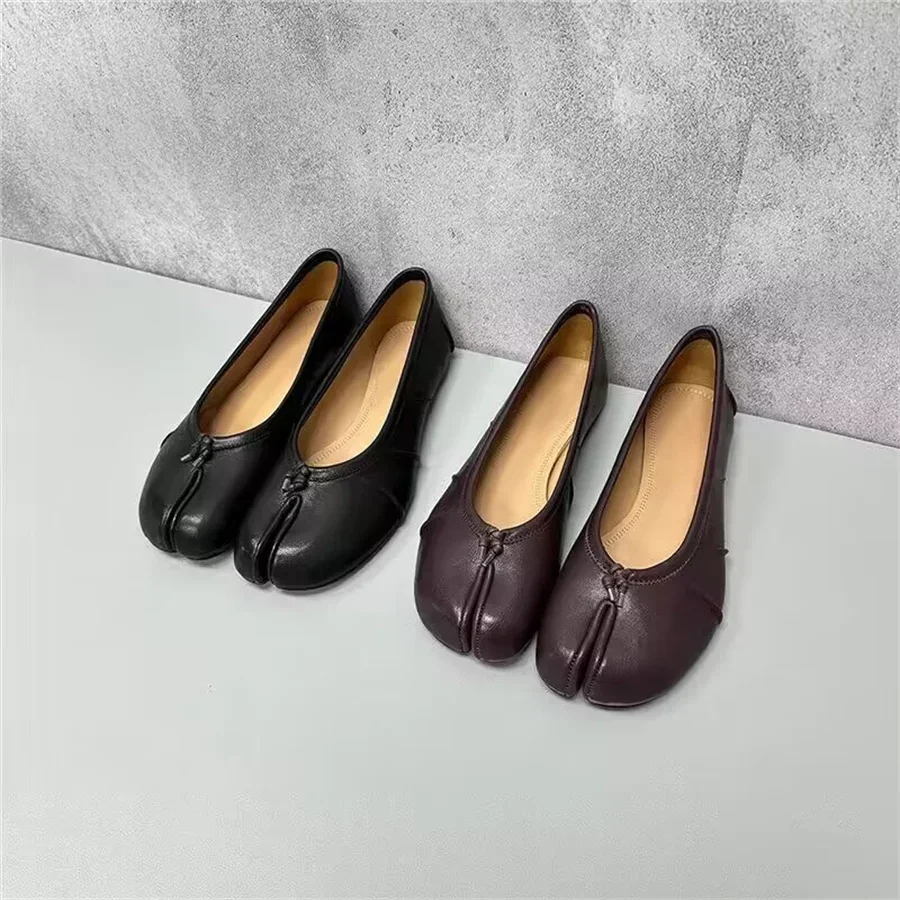 Size 35-43 Split Toe Women Ballet Flats Tabi Shoes Casual Slip-on Loafers Ladies Pleated Leather Espadrilles Zapatillas Mujer