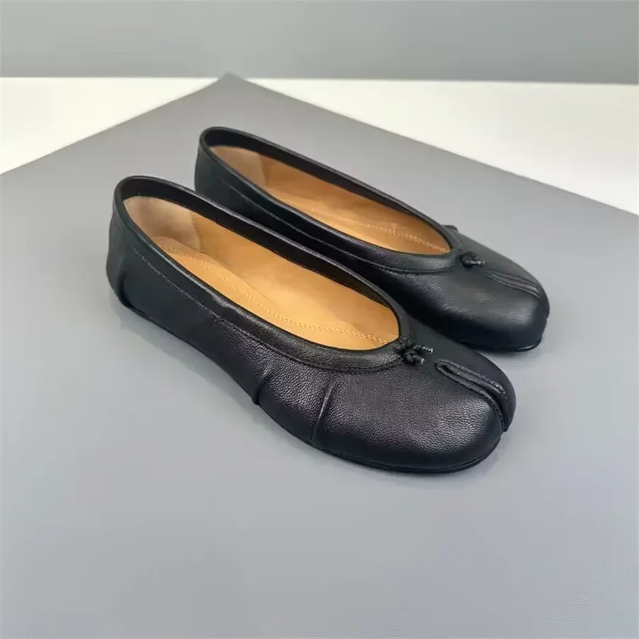 Size 35-43 Split Toe Women Ballet Flats Tabi Shoes Casual Slip-on Loafers Ladies Pleated Leather Espadrilles Zapatillas Mujer