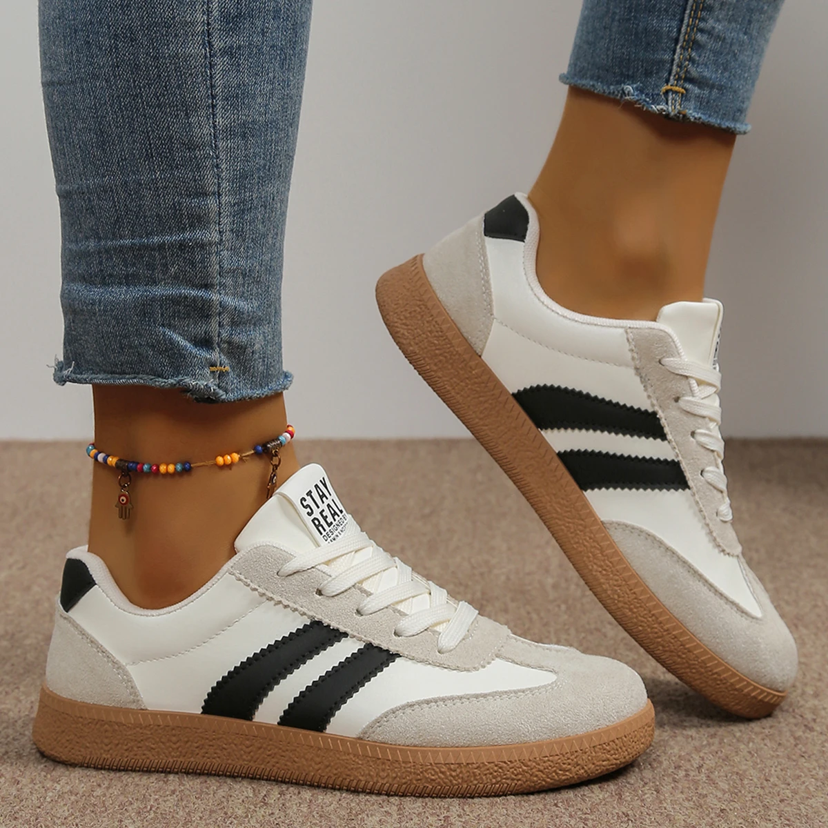 Fashionable and Sexy Plus Size Lace Up Flat Shoes for Women Spring and Autumn New Round Toe Comfortable Casual Sports Shoes